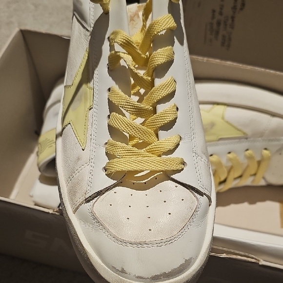 Golden Goose White and Yellow Stardan Sneakers - Picture 2 of 13
